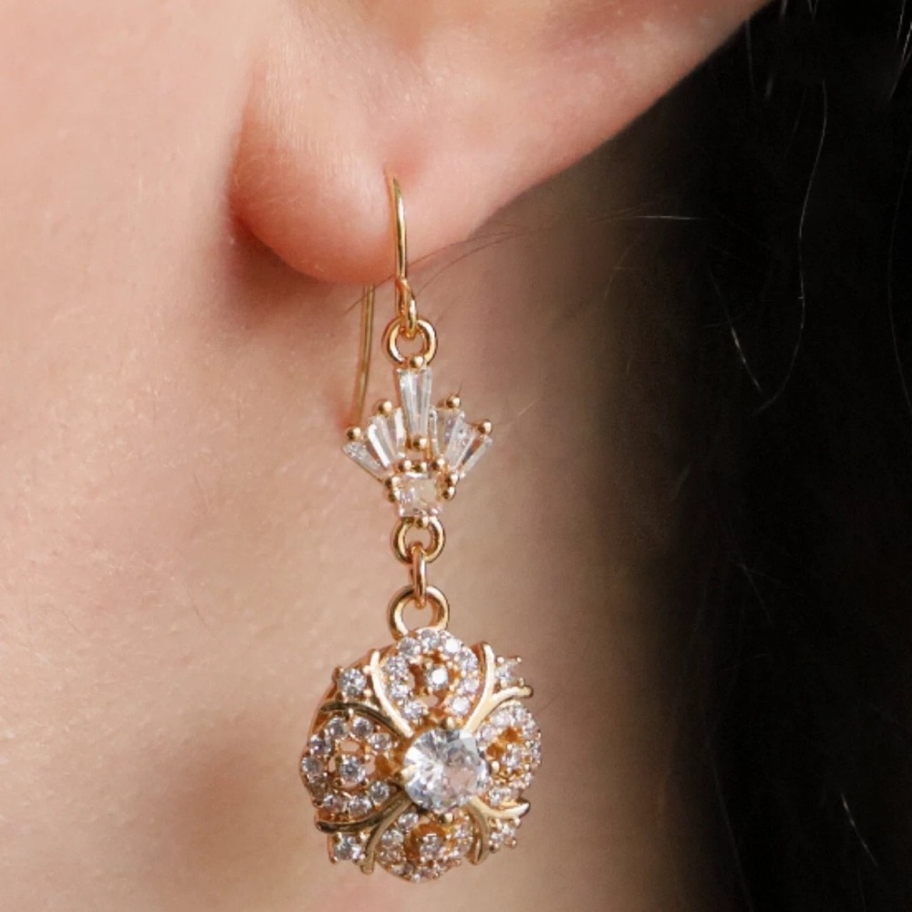 Vintage-Inspired Dangle Earrings